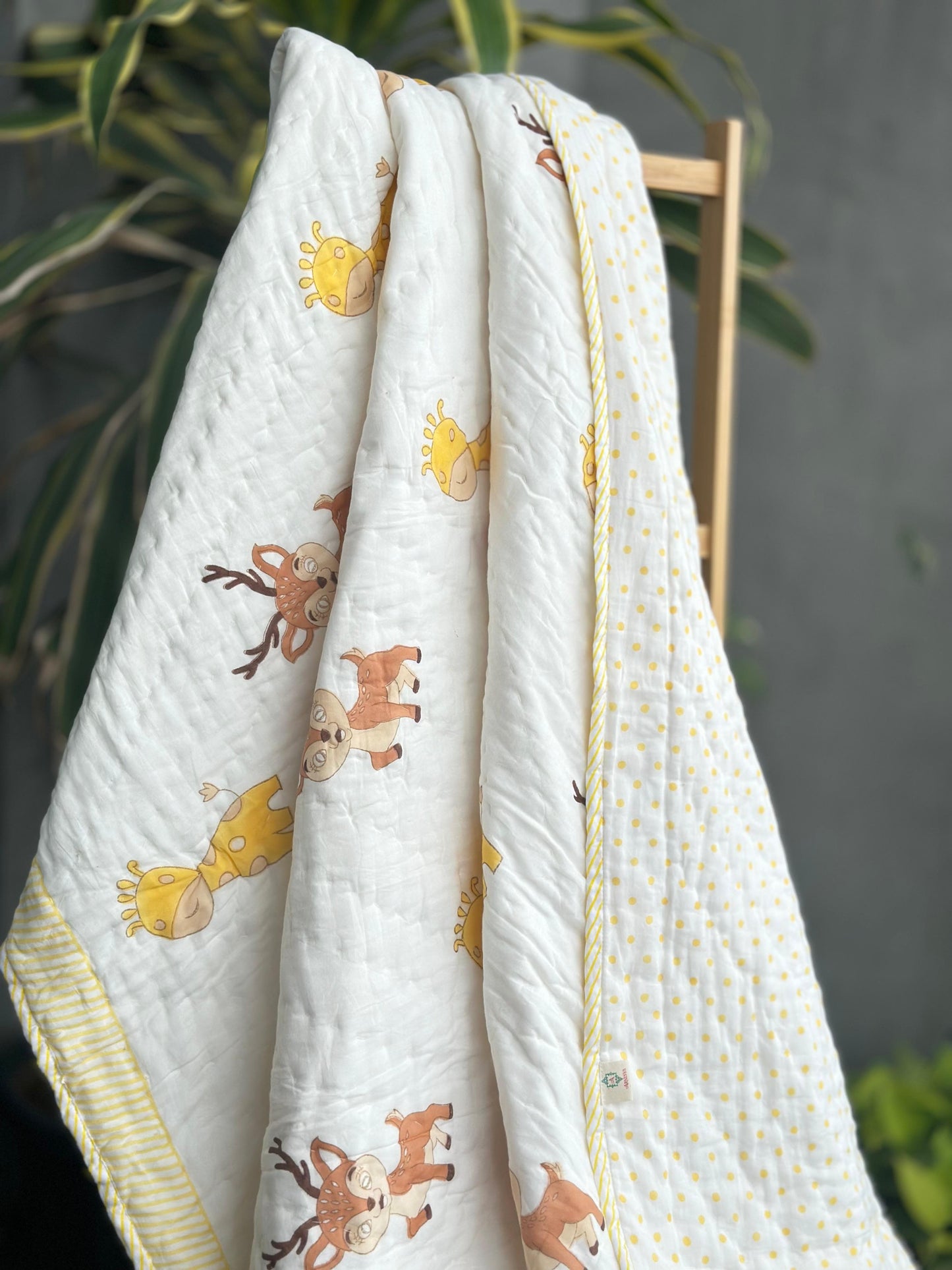 Giraffe Kids Reversible Muslin Quilt